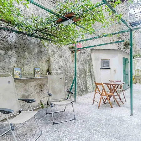 Guesthost - Classy Flat With Terrace Near Corvetto * Genova