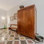 Guesthost - Classy Flat With Terrace Near Corvetto דירה *