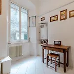 Guesthost - Classy Flat With Terrace Near Corvetto * ג'נובה