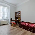 דירה Guesthost - Classy Flat With Terrace Near Corvetto *