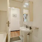Guesthost - Classy Flat With Terrace Near Corvetto *