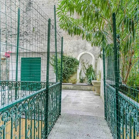 Apartment Guesthost - Classy Flat With Terrace Near Corvetto Genua