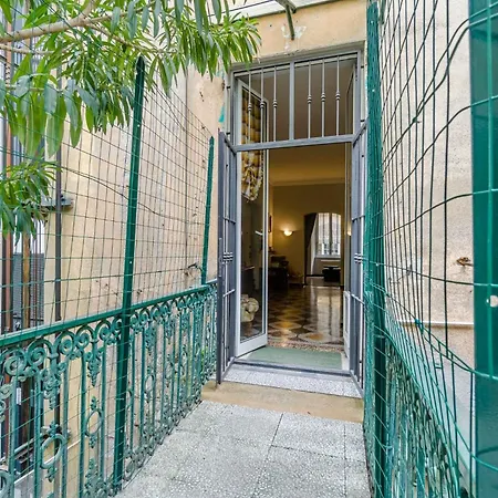 Guesthost - Classy Flat With Terrace Near Corvetto * Genua