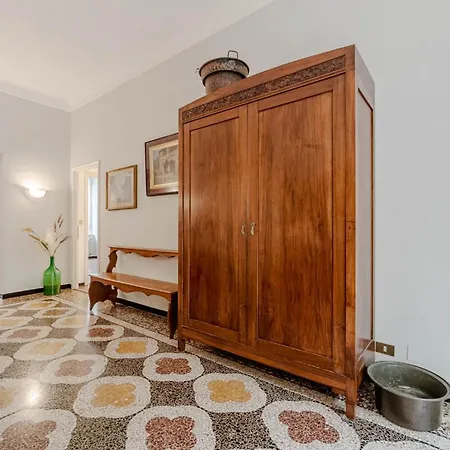 Guesthost - Classy Flat With Terrace Near Corvetto Lägenhet *