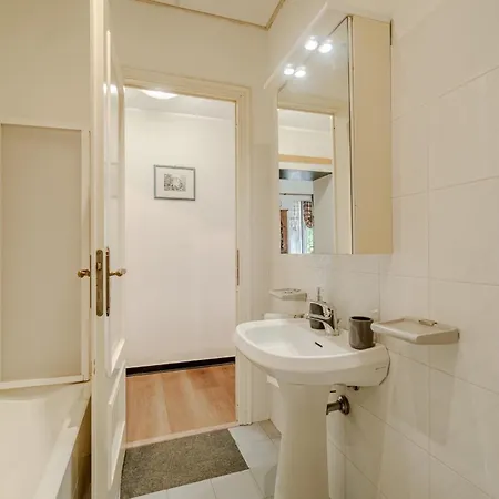 Guesthost - Classy Flat With Terrace Near Corvetto *