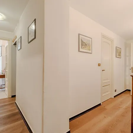 Guesthost - Classy Flat With Terrace Near Corvetto Lägenhet *