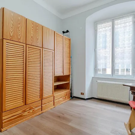아파트 Guesthost - Classy Flat With Terrace Near Corvetto 제노바